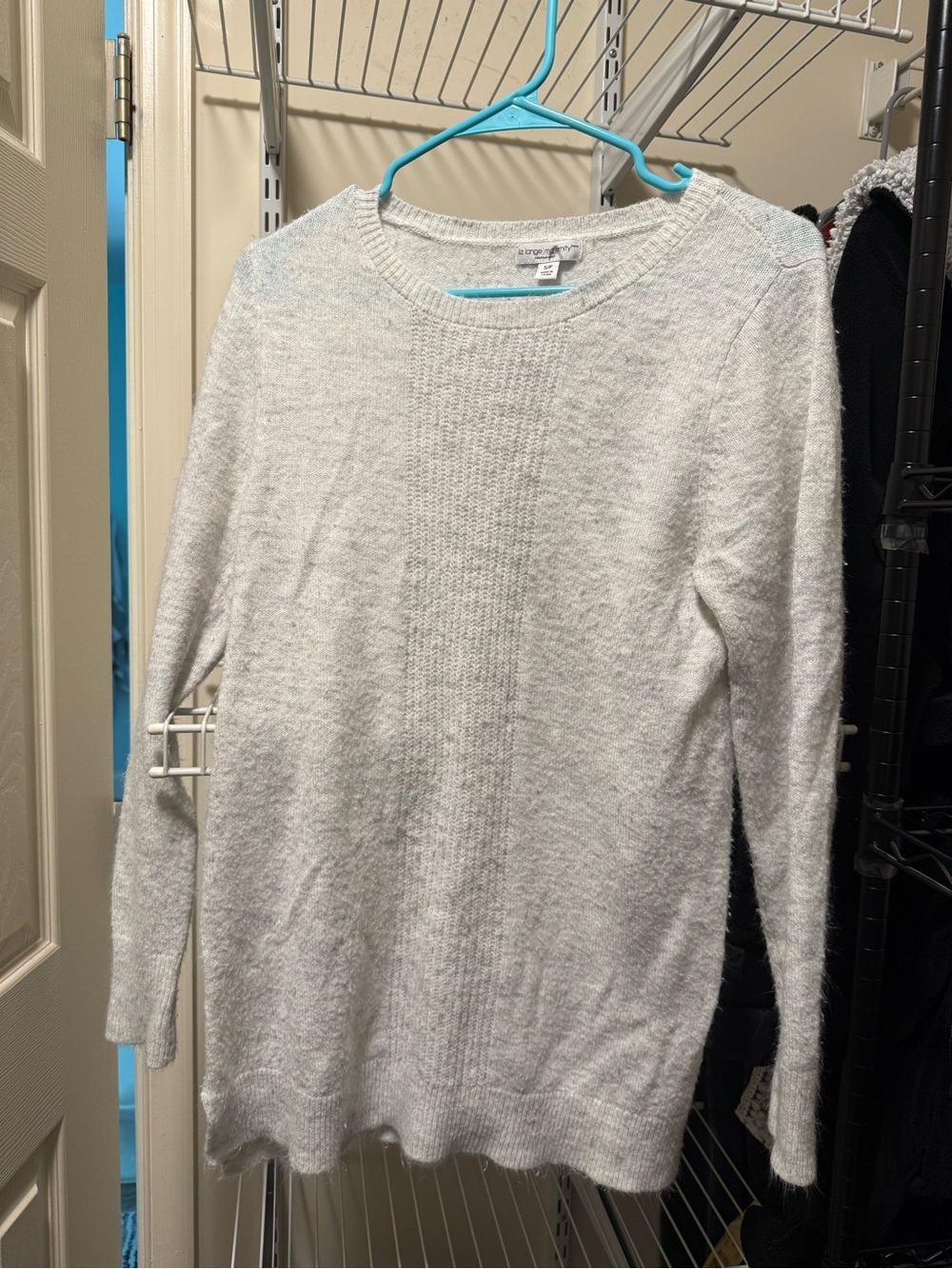 Liz Lange Maternity Light Gray Crewneck Sweater